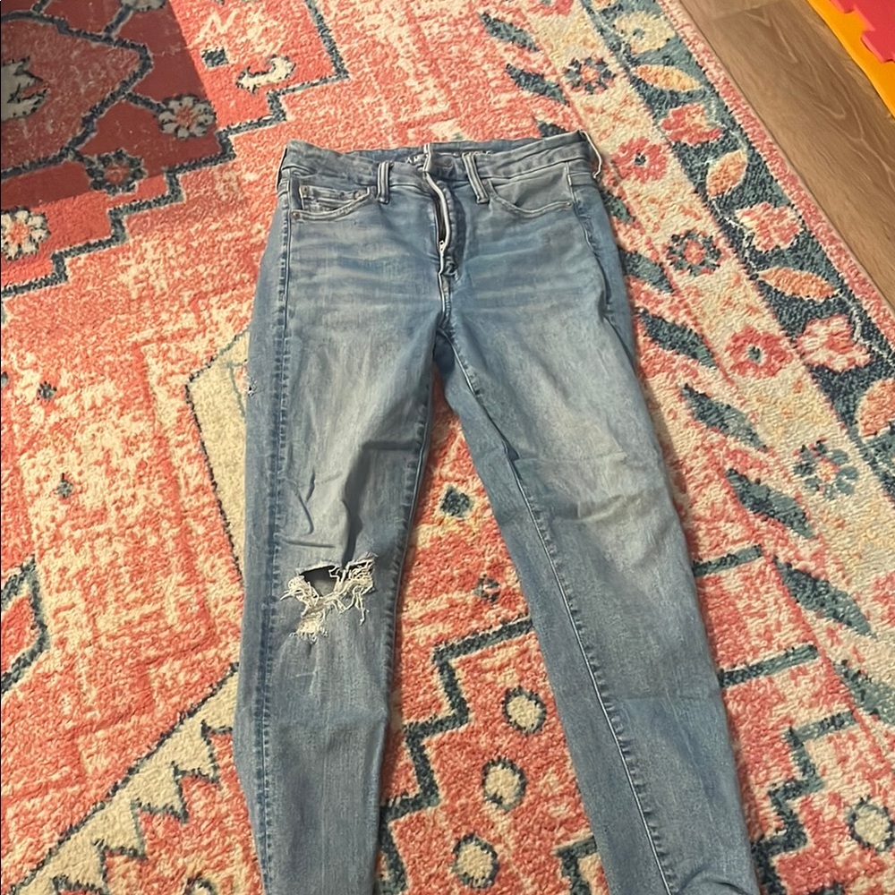 American Eagle Outfitters Light Blue Distressed Skinny Jeans